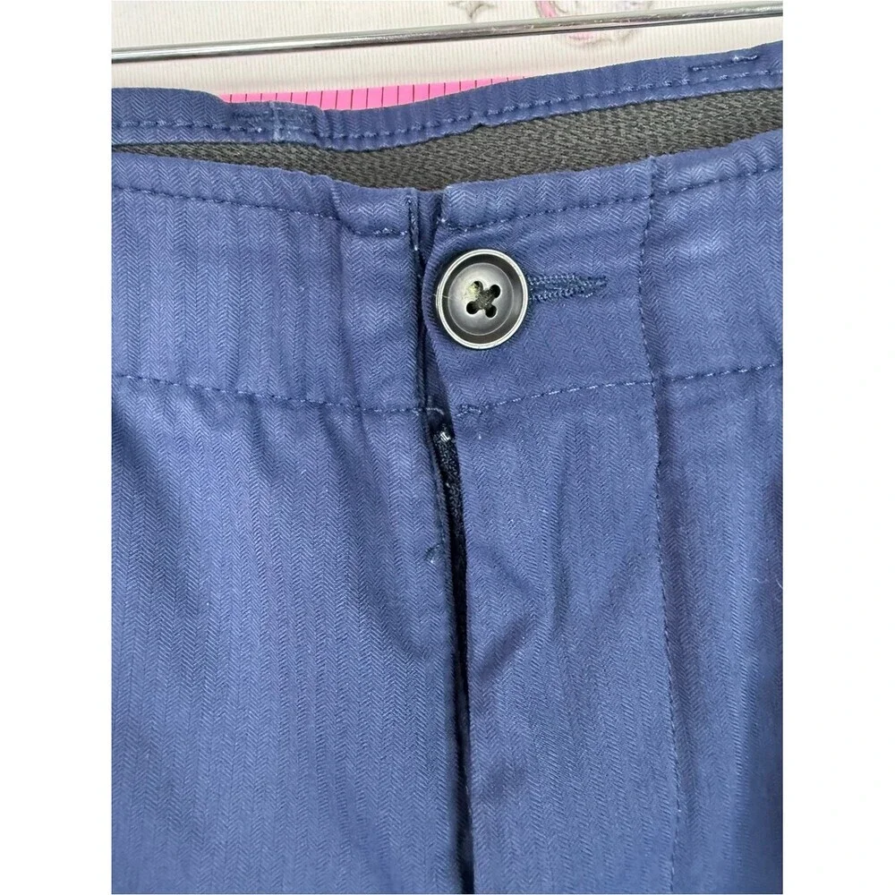 Under Armour Men's Navy Blue Flat-Front Performance Shorts